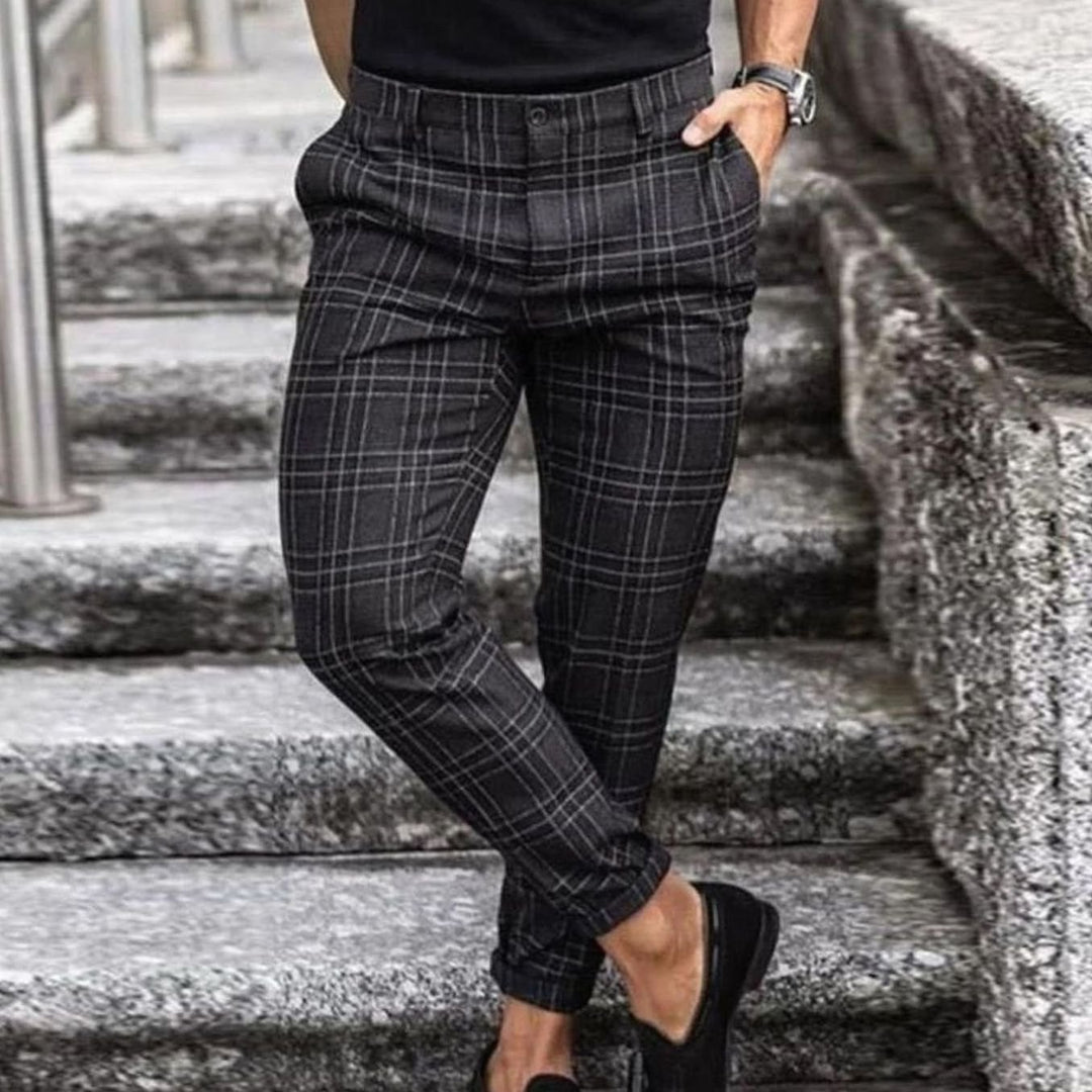 Men's Slim-Fit Plaid Chino Pants - Black