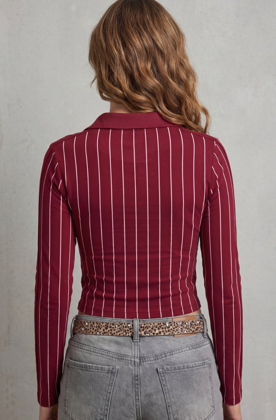 Women's Cropped Long Sleeve Striped Collared Graphic Top