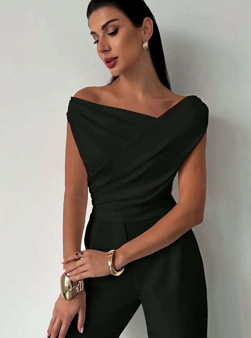 Women's Elegant Off-the-Shoulder Draped Sleeveless Top