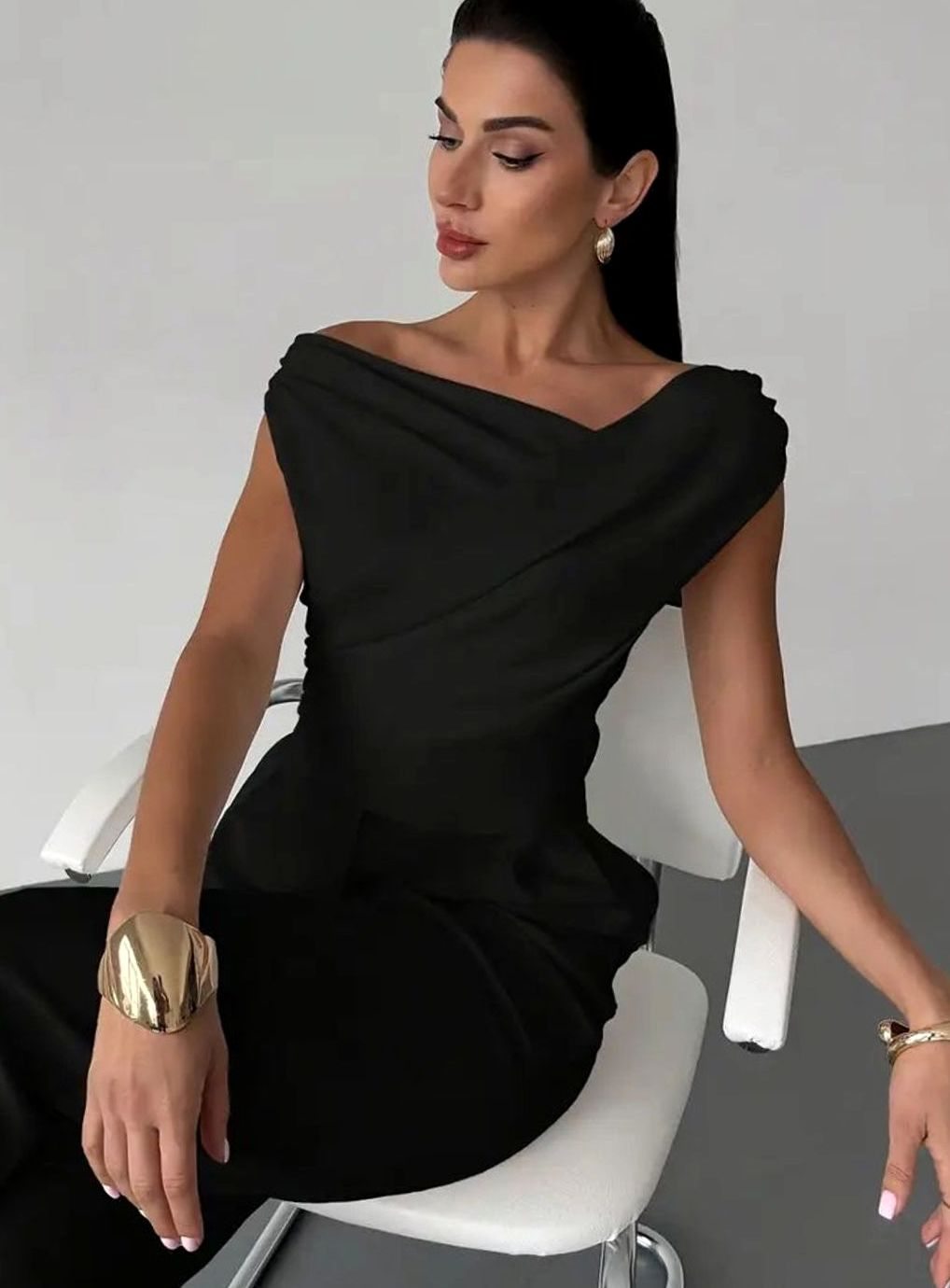 Women's Elegant Off-the-Shoulder Draped Sleeveless Top