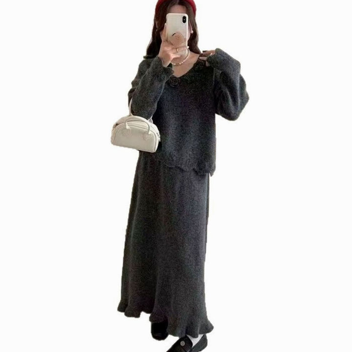 Women's Floral-Applique V-Neck Long-Sleeve Knit Sweater Dress