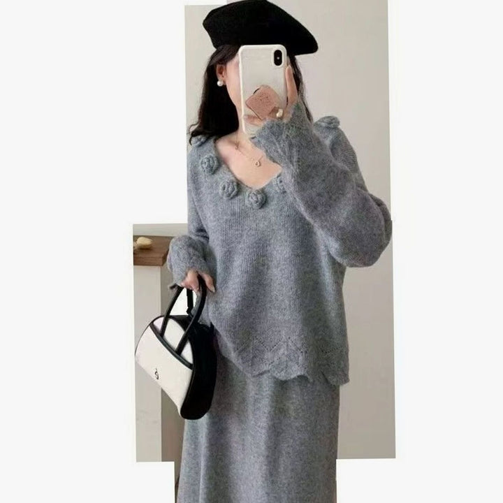 Women's Floral-Applique V-Neck Long-Sleeve Knit Sweater Dress - Gray