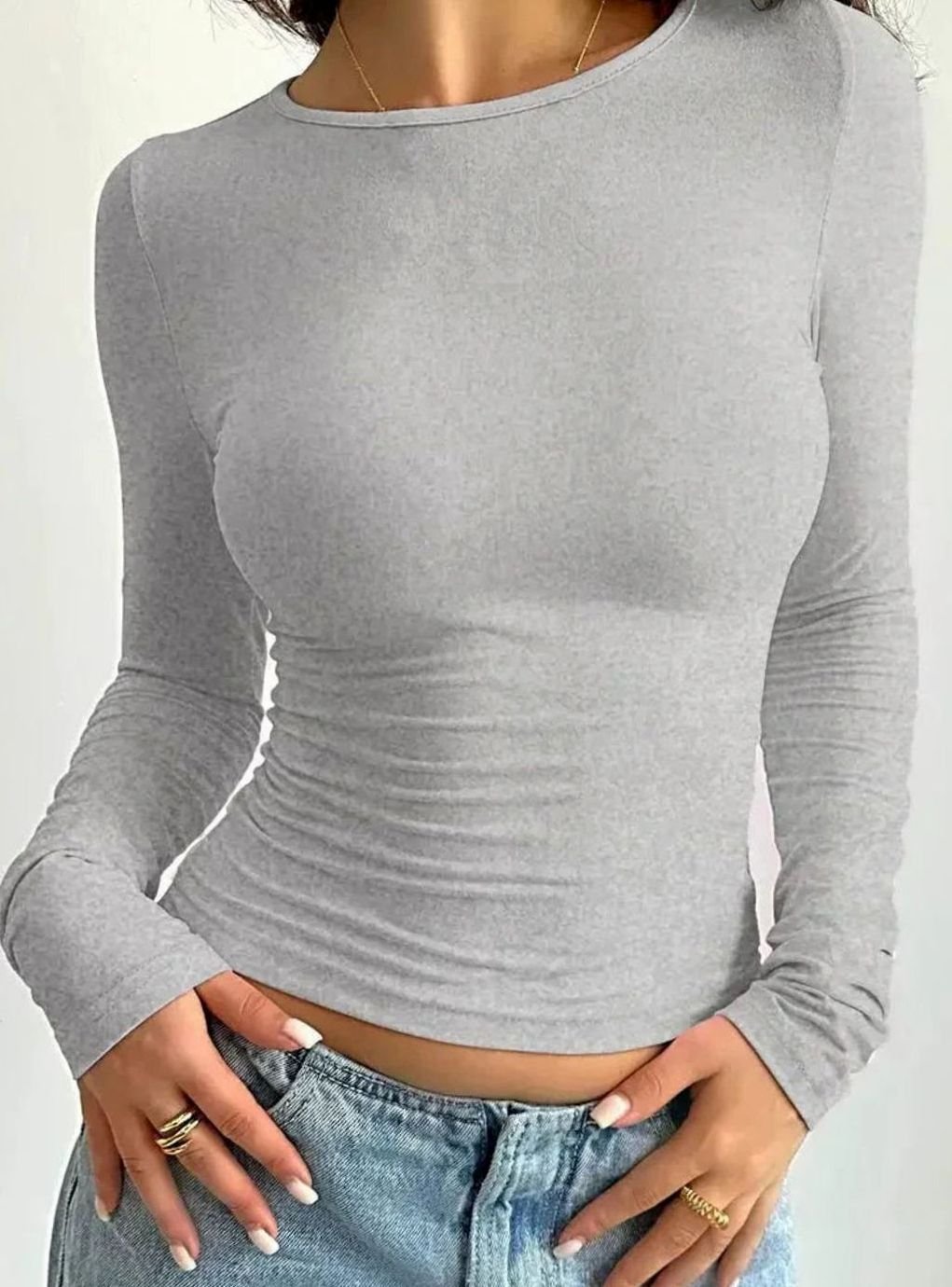 Women's Long Sleeve Form-Fitting Crew Neck Top - Light Gray