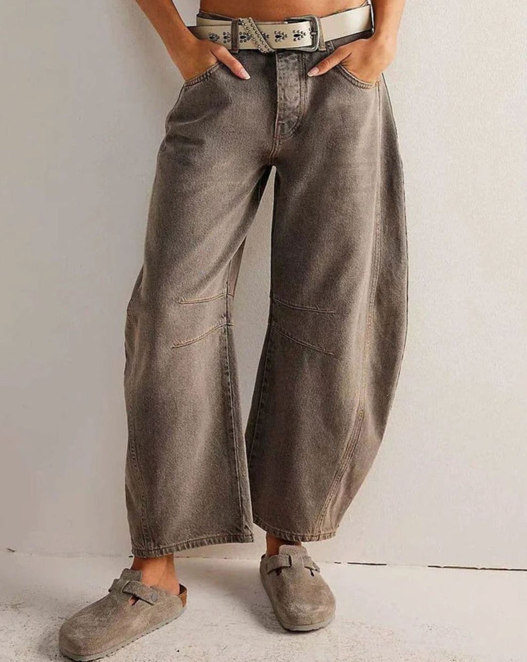Women's Mid-Rise Barrel-Leg Wide Jeans - Dark Brown