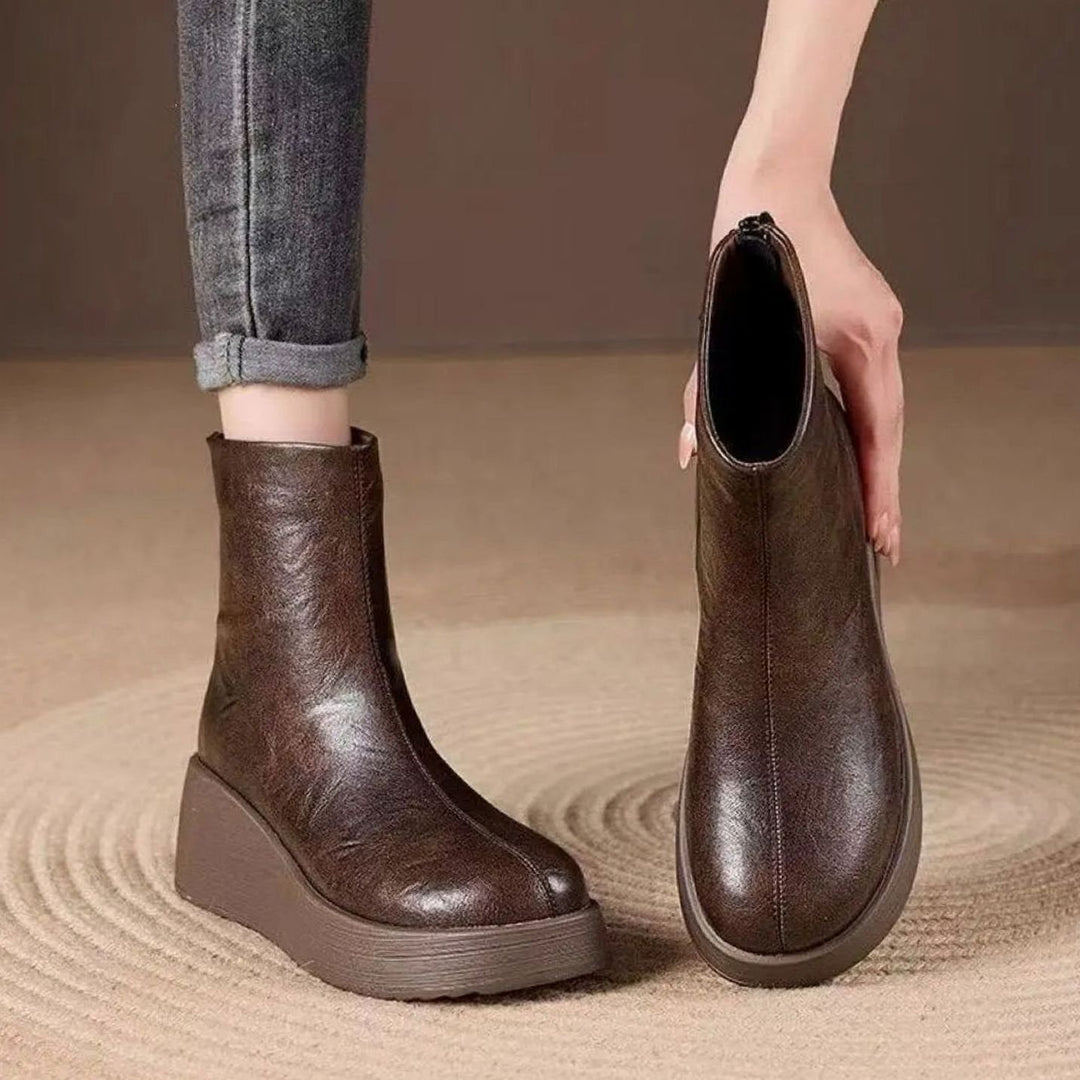Women's Retro Round-Toe Leather Platform Ankle Boots - Dark Brown